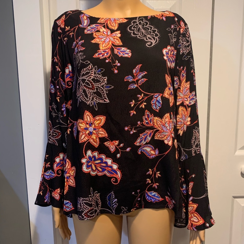 Karen Kane Pullover Blouse